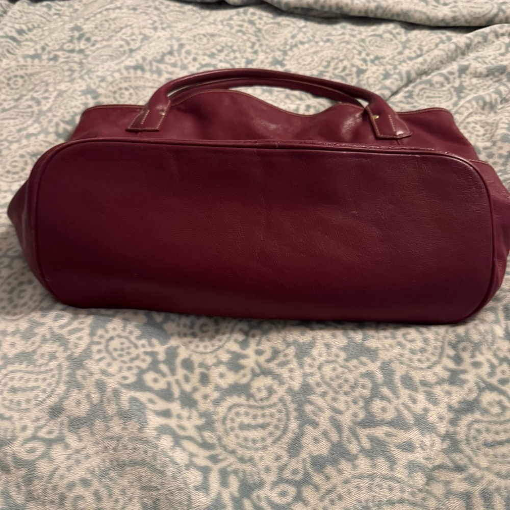 Dooney & Bourke Burgundy Leather weekender 22in by 16in - Picture 7 of 12